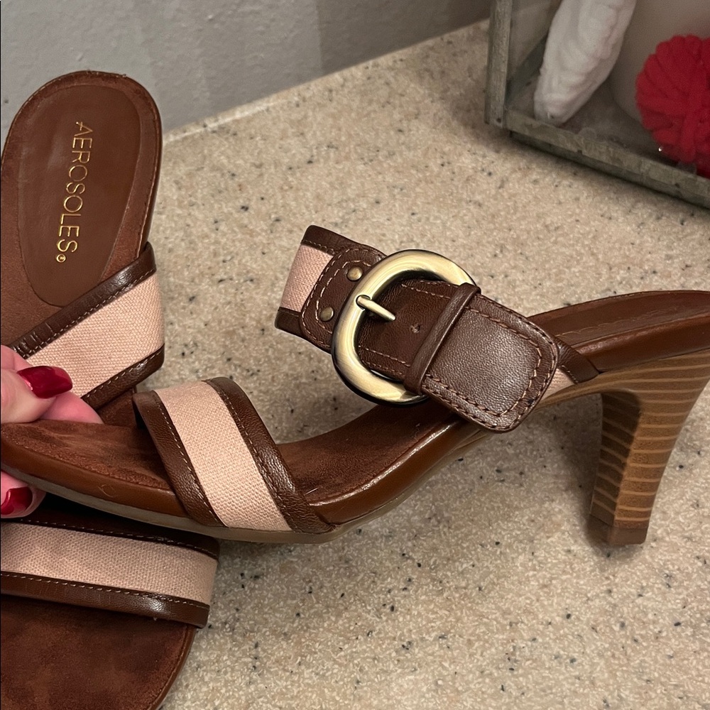 AEROSOLES Cream and Brown Leather Strappy Heels - Picture 4 of 7